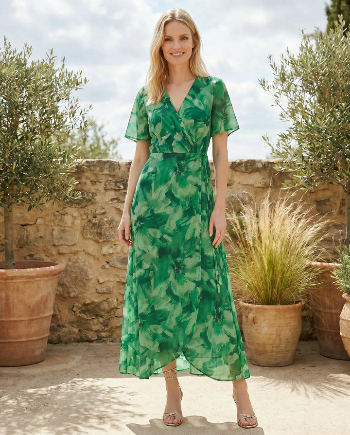Elegant Green Floral Satin Plus Size Wedding Guest Dress for Women with V Neck Short Sleeve Style