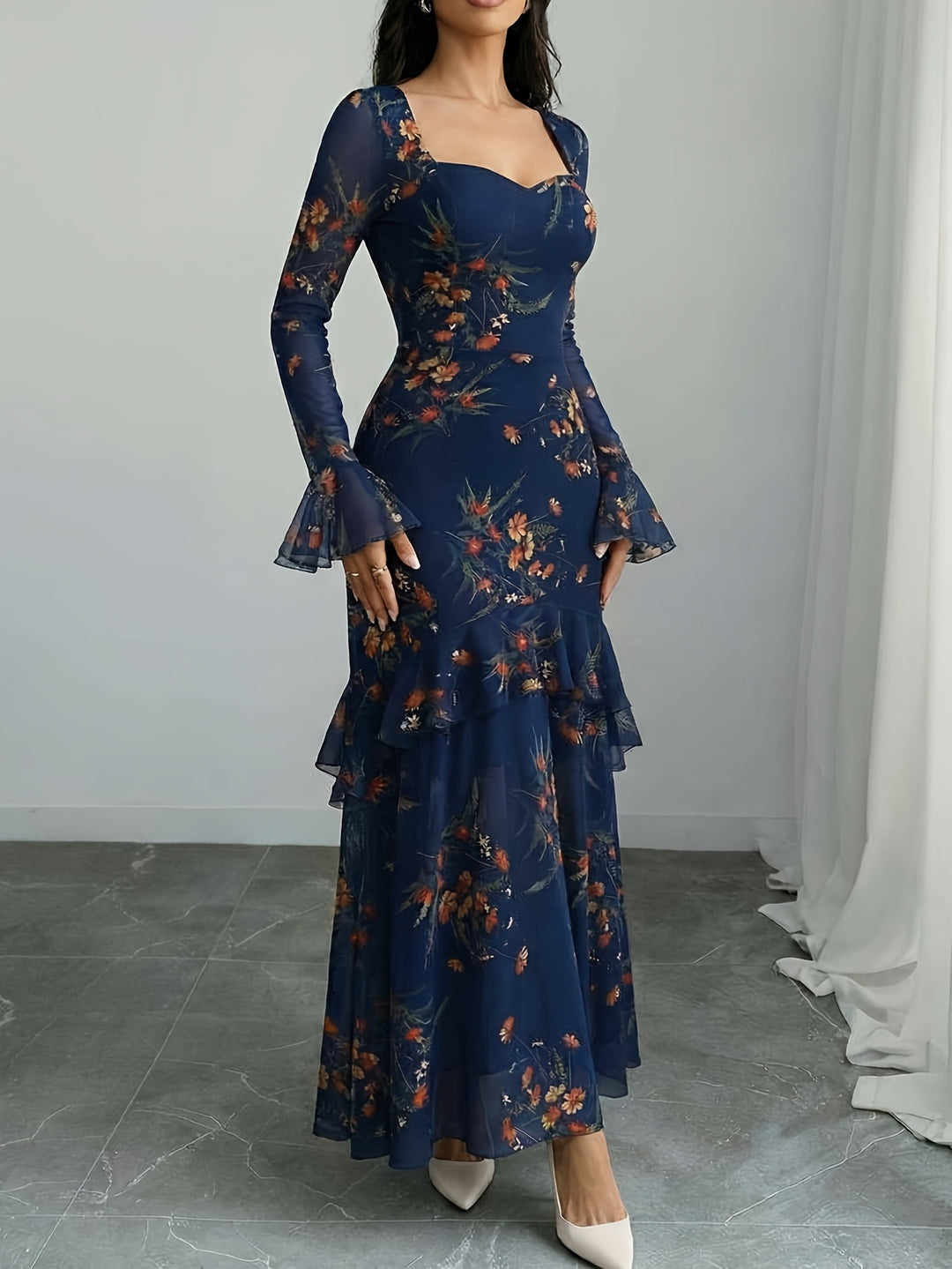 Elegant Black Floral Knit Plus Size Mother of the Bride Dress for Women with Sweetheart Neckline Long Sleeve Wedding Style