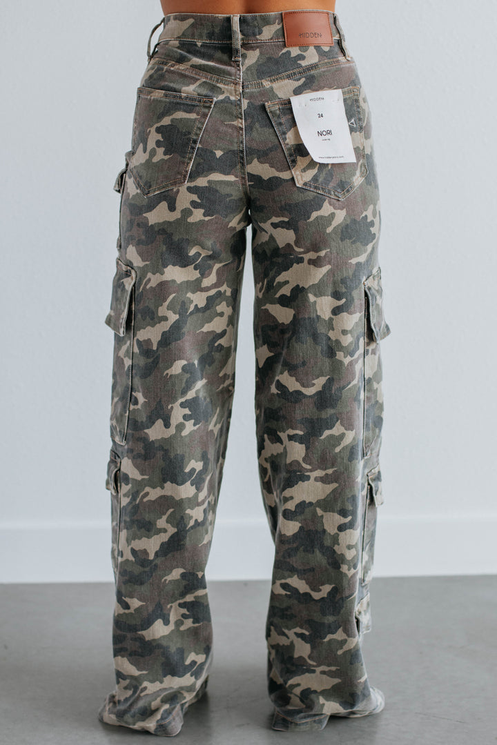 Calpurnia | Women Wide Leg Cargo Jeans