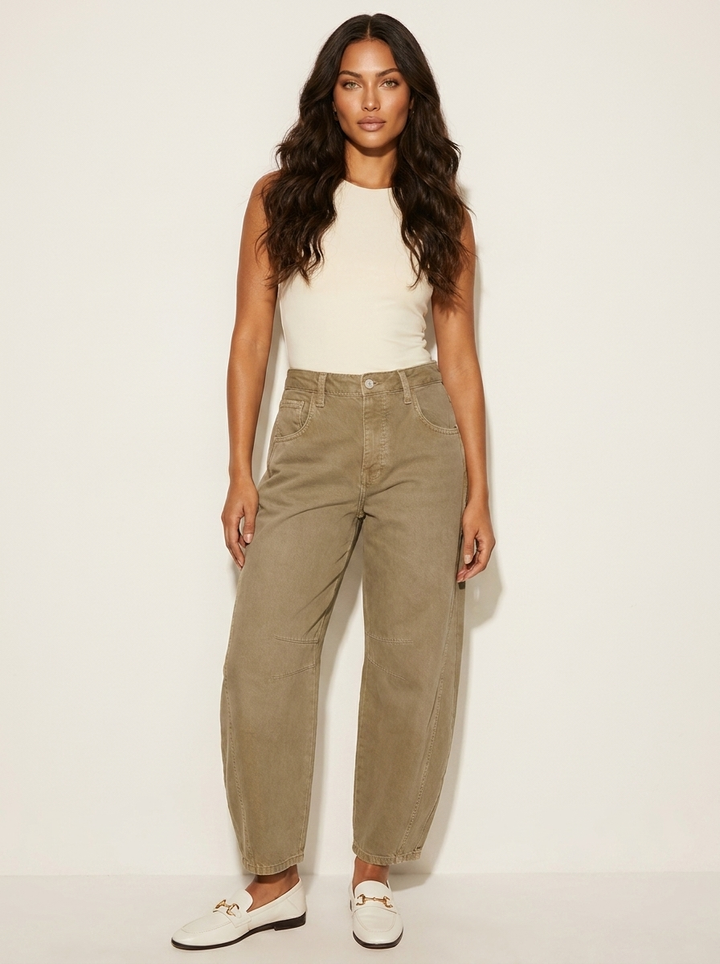 Stylish Green Denim Barrel Jeans for Women with Articulated Knee Cute Flowy Casual Style