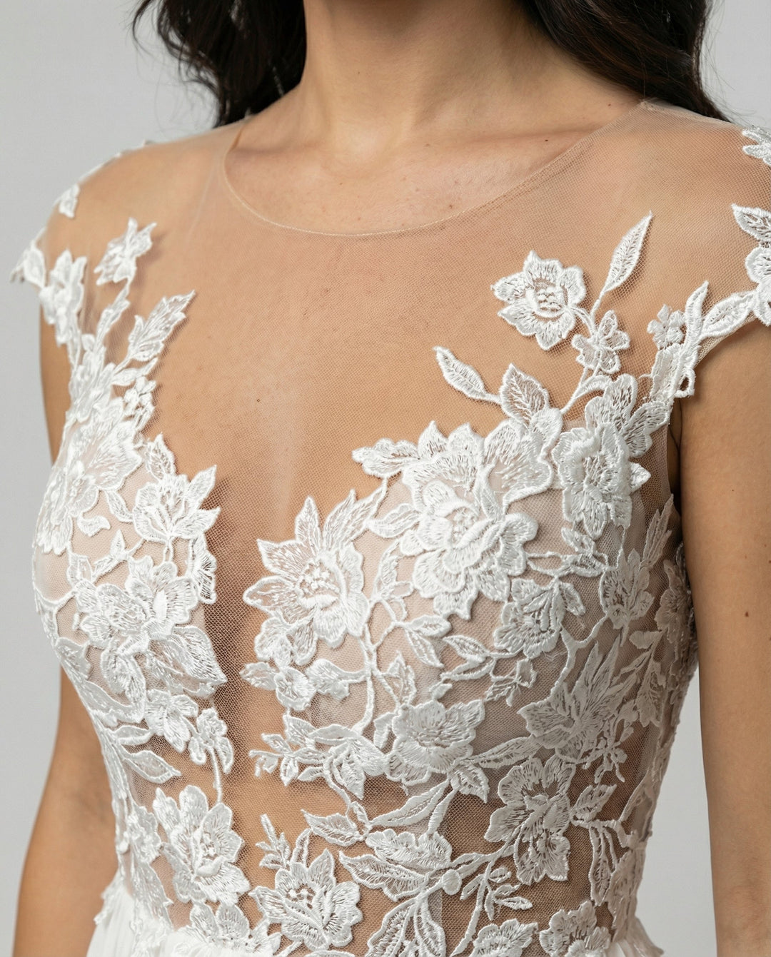 Elegant White Floral Lace Mother of the Bride Dress for Women with Formal Style