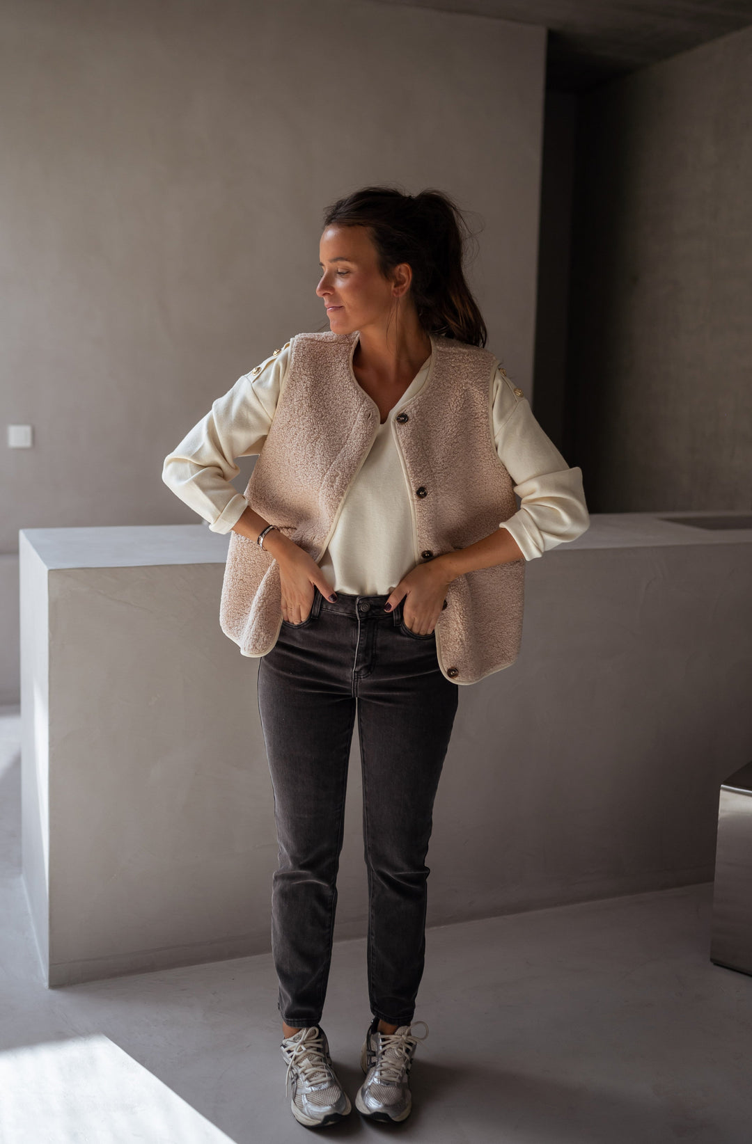 Teagan | Women's Beige Crew Neck Pockets Casual Vest