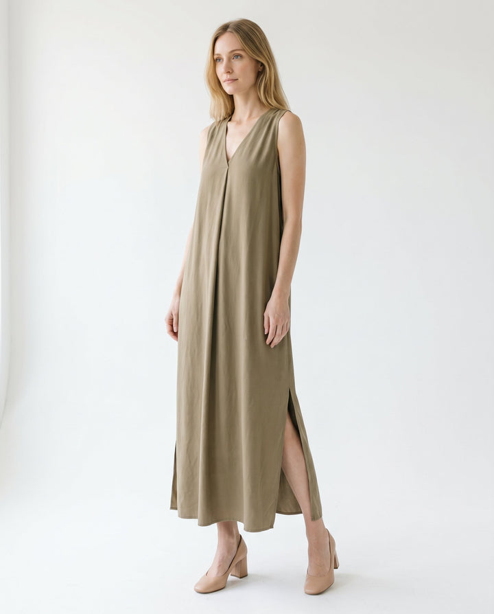Alana | Women's V Neck Sleeveless Bridesmaid Maxi Dress